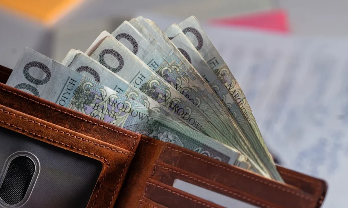 How Smart Finance Tracking Can Boost Your Savings